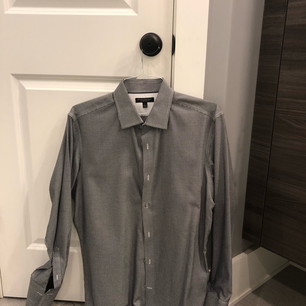 Banana republic men’s dress shirt- never worn